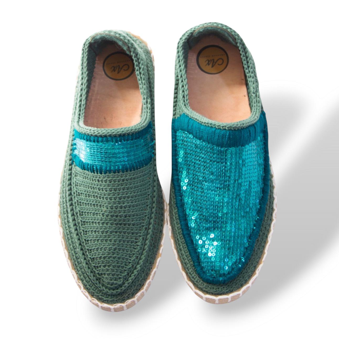Handmade Persian Shoes GIVEH | ABRAHAM XERXES (Lumen)<a href="https://www.etsy.com/listing/4298337313/handmade-persian-shoes-give" target="_blank" style="background:#000;color:#fff;padding:10px 20px;text-decoration:none;border-radius:6px;">Buy on Etsy</a>