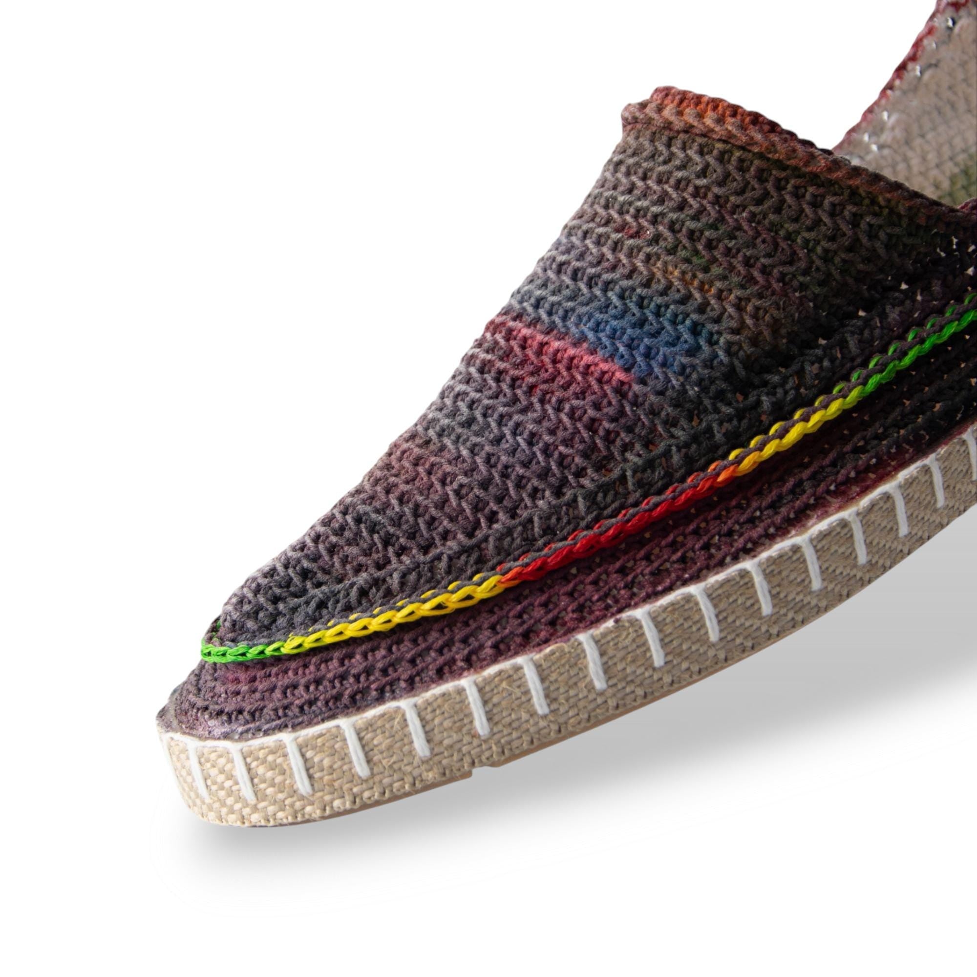 Handmade Persian Shoes GIVEH | ABRAHAM XERXES (Sora)<a href="https://www.etsy.com/listing/4298342518/handmade-persian-shoes-giveh" target="_blank" style="background:#000;color:#fff;padding:10px 20px;text-decoration:none;border-radius:6px;">Buy on Etsy</a>