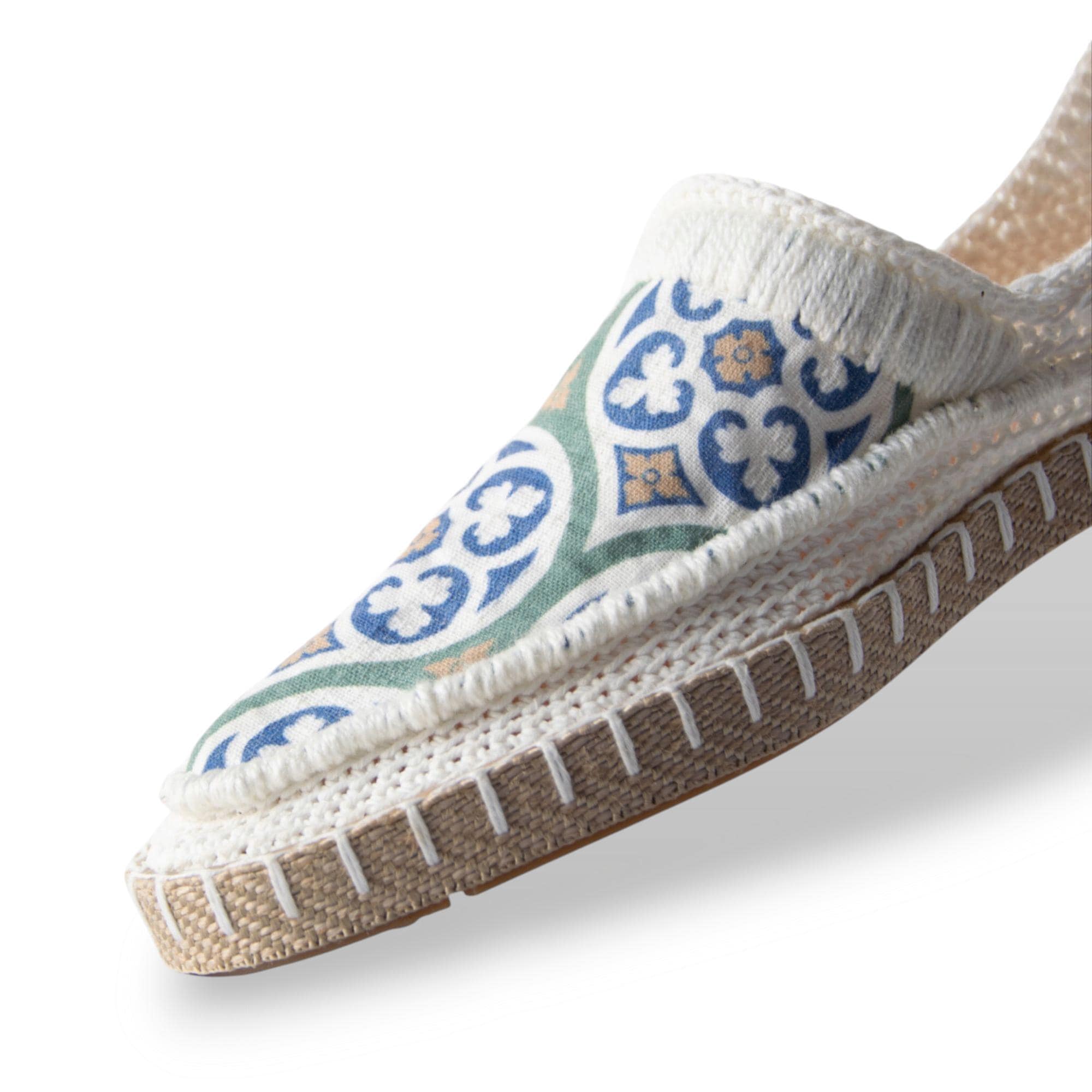 Handmade Persian Shoes GIVEH | ABRAHAM XERXES (Solace)<a href="https://www.etsy.com/listing/4298318574/handmade-persian-shoes-giv" target="_blank" style="background:#000;color:#fff;padding:10px 20px;text-decoration:none;border-radius:6px;">Buy on Etsy</a>