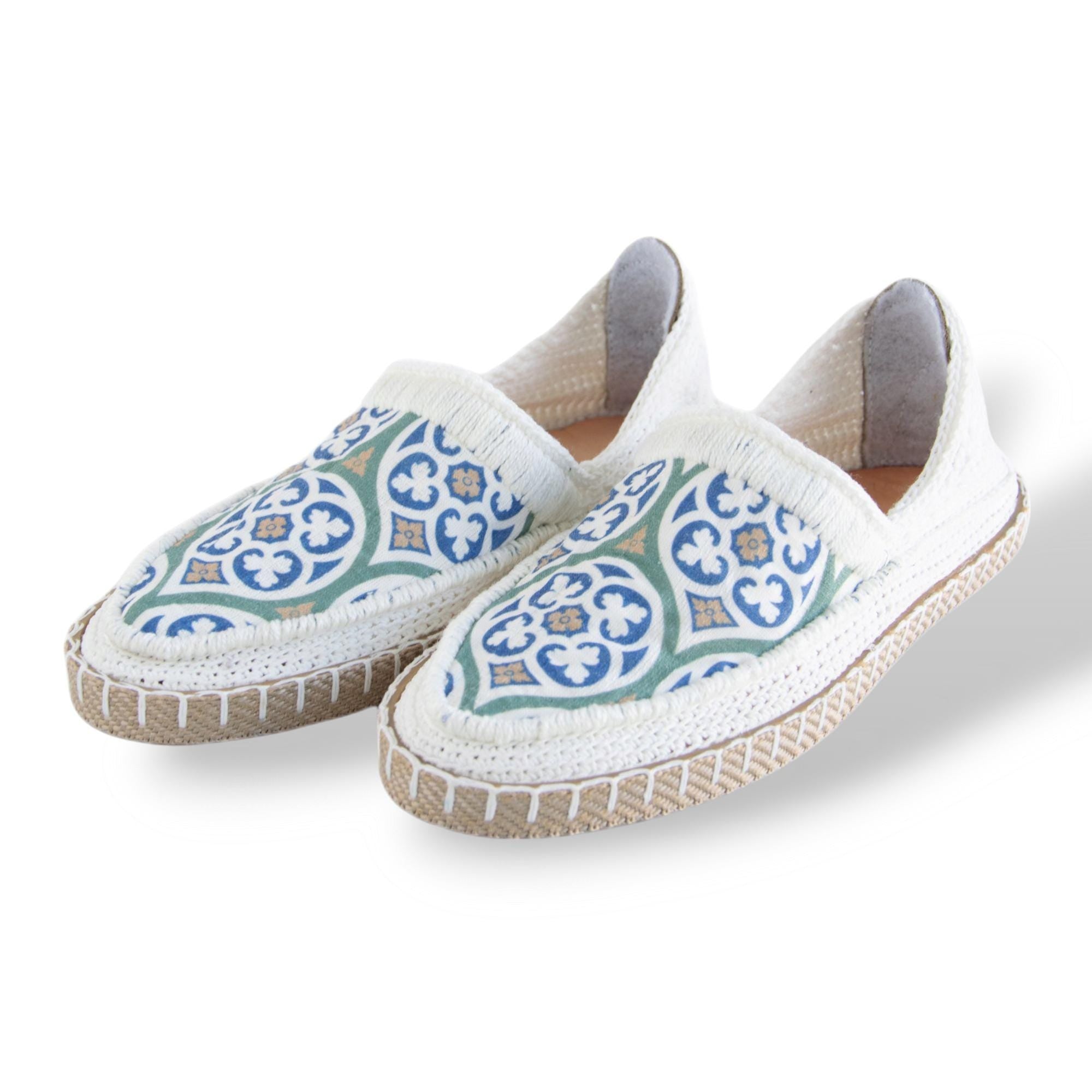 Handmade Persian Shoes GIVEH | ABRAHAM XERXES (Solace)<a href="https://www.etsy.com/listing/4298318574/handmade-persian-shoes-giv" target="_blank" style="background:#000;color:#fff;padding:10px 20px;text-decoration:none;border-radius:6px;">Buy on Etsy</a>