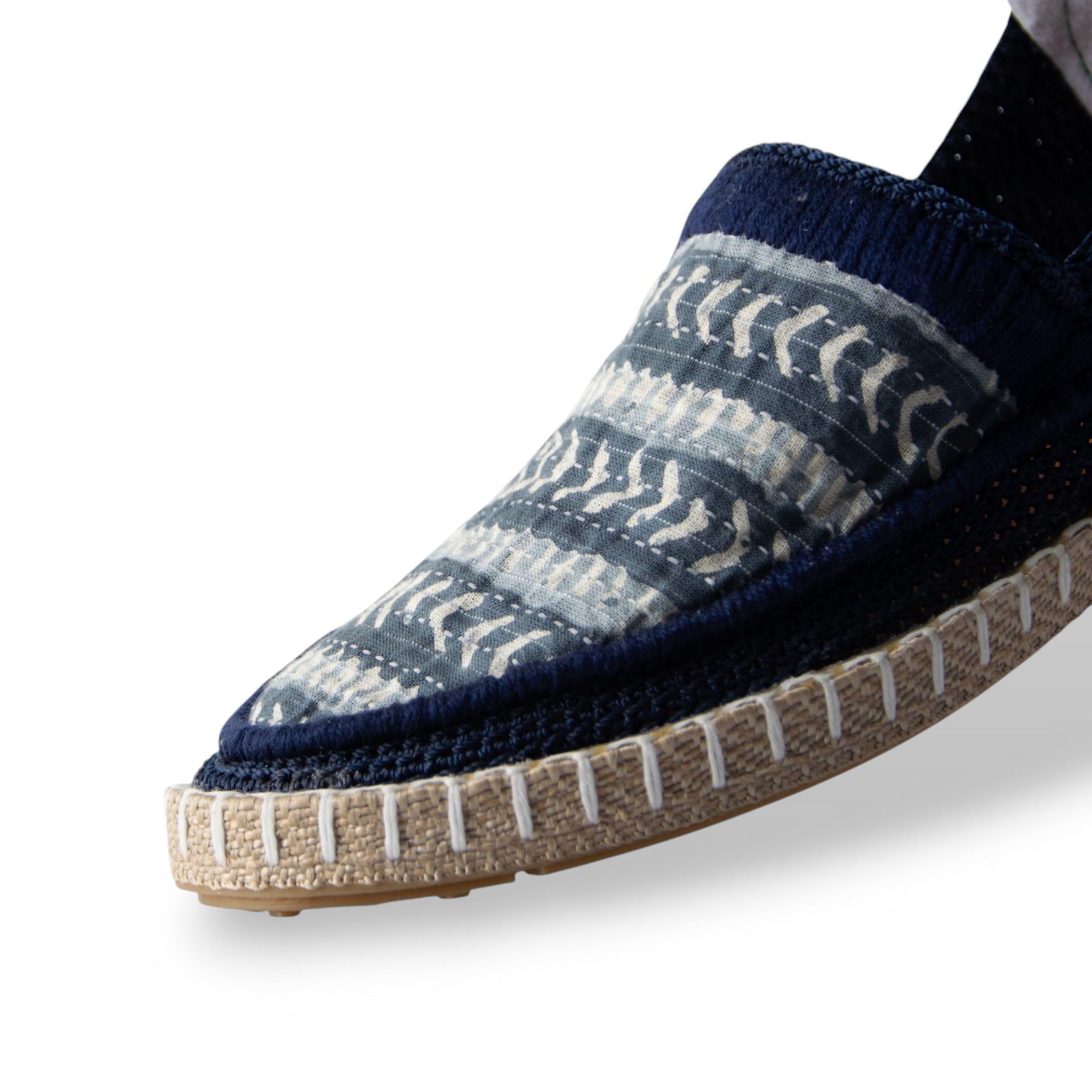 Handmade Persian Shoes GIVEH | ABRAHAM XERXES (Reverie)<a href="https://www.etsy.com/listing/4298341737/handmade-persian-shoes-gi" target="_blank" style="background:#000;color:#fff;padding:10px 20px;text-decoration:none;border-radius:6px;">Buy on Etsy</a>