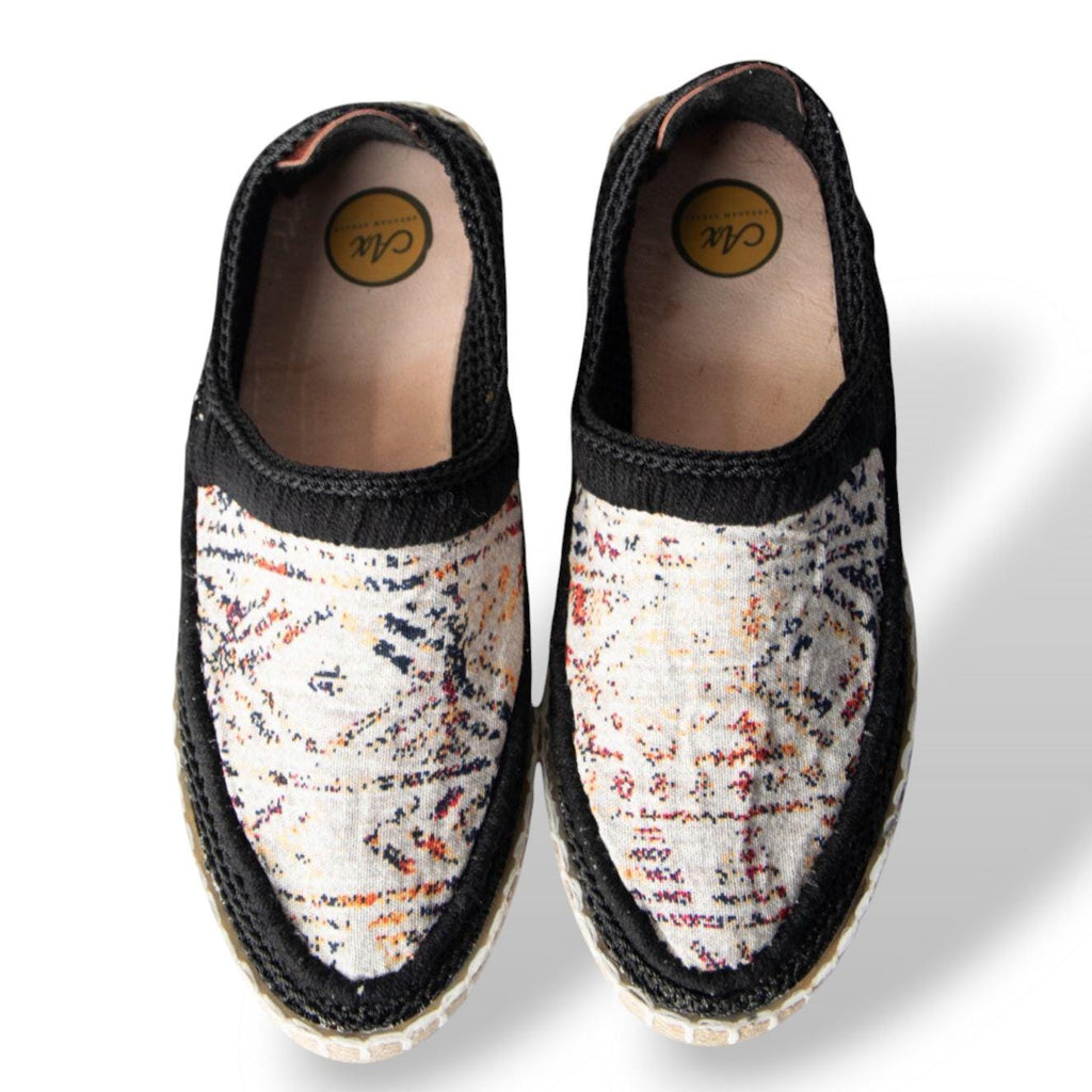 Handmade Persian Shoes GIVEH | ABRAHAM XERXES (Novelle)<a href="https://www.etsy.com/listing/4297821678/handmade-persian-shoes-gi" target="_blank" style="background:#000;color:#fff;padding:10px 20px;text-decoration:none;border-radius:6px;">Buy on Etsy</a>