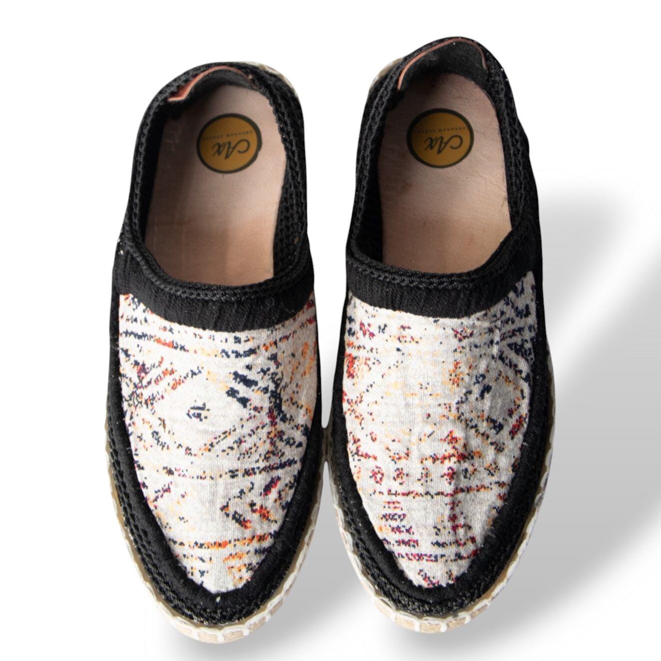 Handmade Persian Shoes GIVEH | ABRAHAM XERXES (Novelle)<a href="https://www.etsy.com/listing/4297821678/handmade-persian-shoes-gi" target="_blank" style="background:#000;color:#fff;padding:10px 20px;text-decoration:none;border-radius:6px;">Buy on Etsy</a>