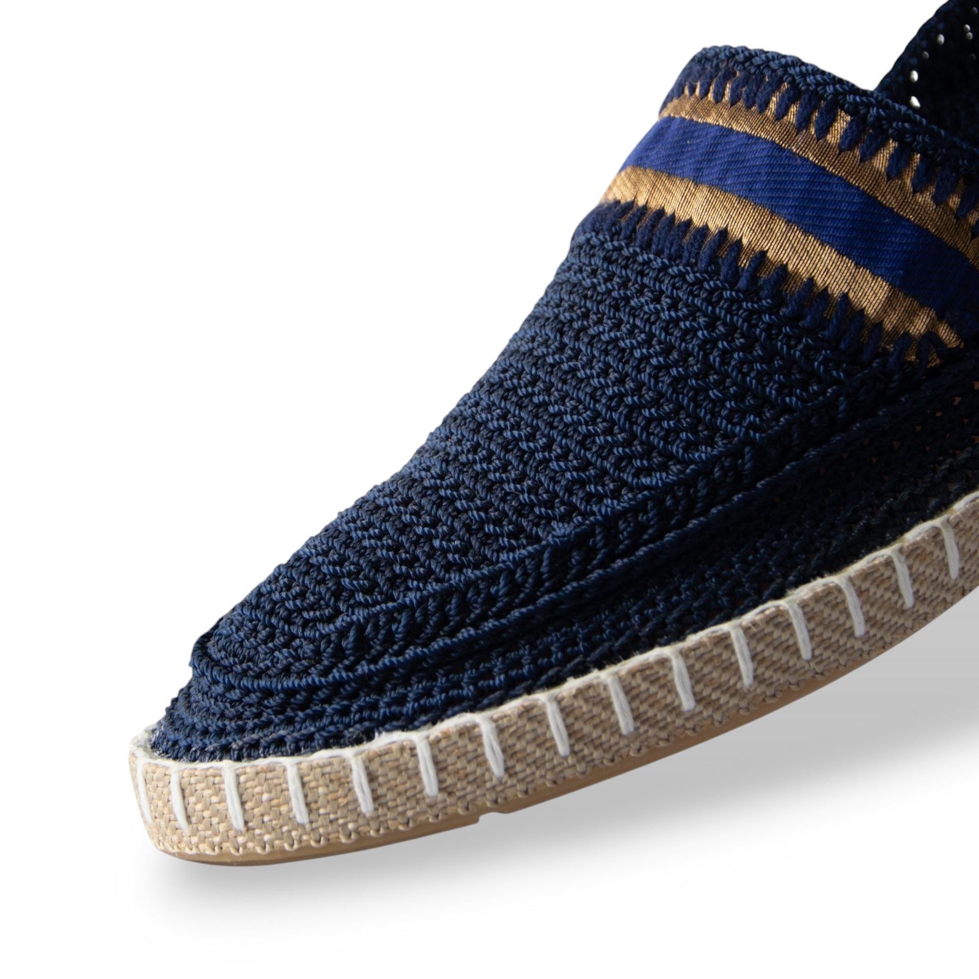 Handmade Persian Shoes GIVEH | ABRAHAM XERXES (Meridian)<a href="https://www.etsy.com/listing/4298322926/handmade-persian-shoes-g" target="_blank" style="background:#000;color:#fff;padding:10px 20px;text-decoration:none;border-radius:6px;">Buy on Etsy</a>