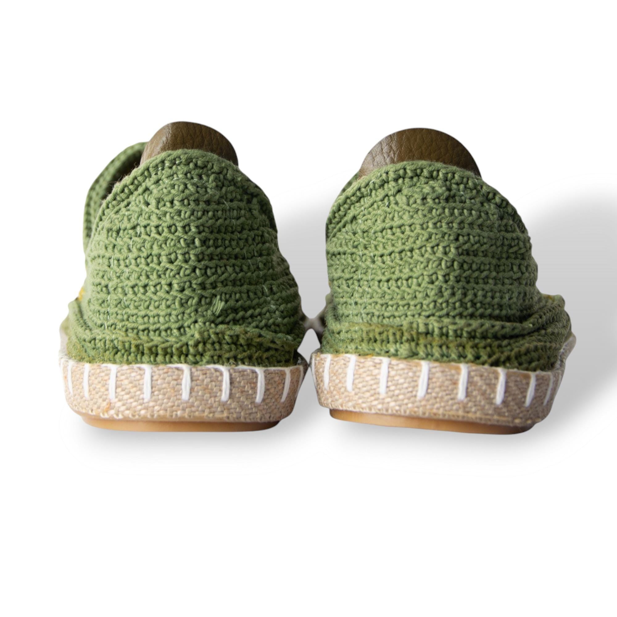 Handmade Persian Shoes GIVEH | ABRAHAM XERXES (Vireo)<a href="https://www.etsy.com/listing/4298354201/handmade-persian-shoes-give" target="_blank" style="background:#000;color:#fff;padding:10px 20px;text-decoration:none;border-radius:6px;">Buy on Etsy</a>